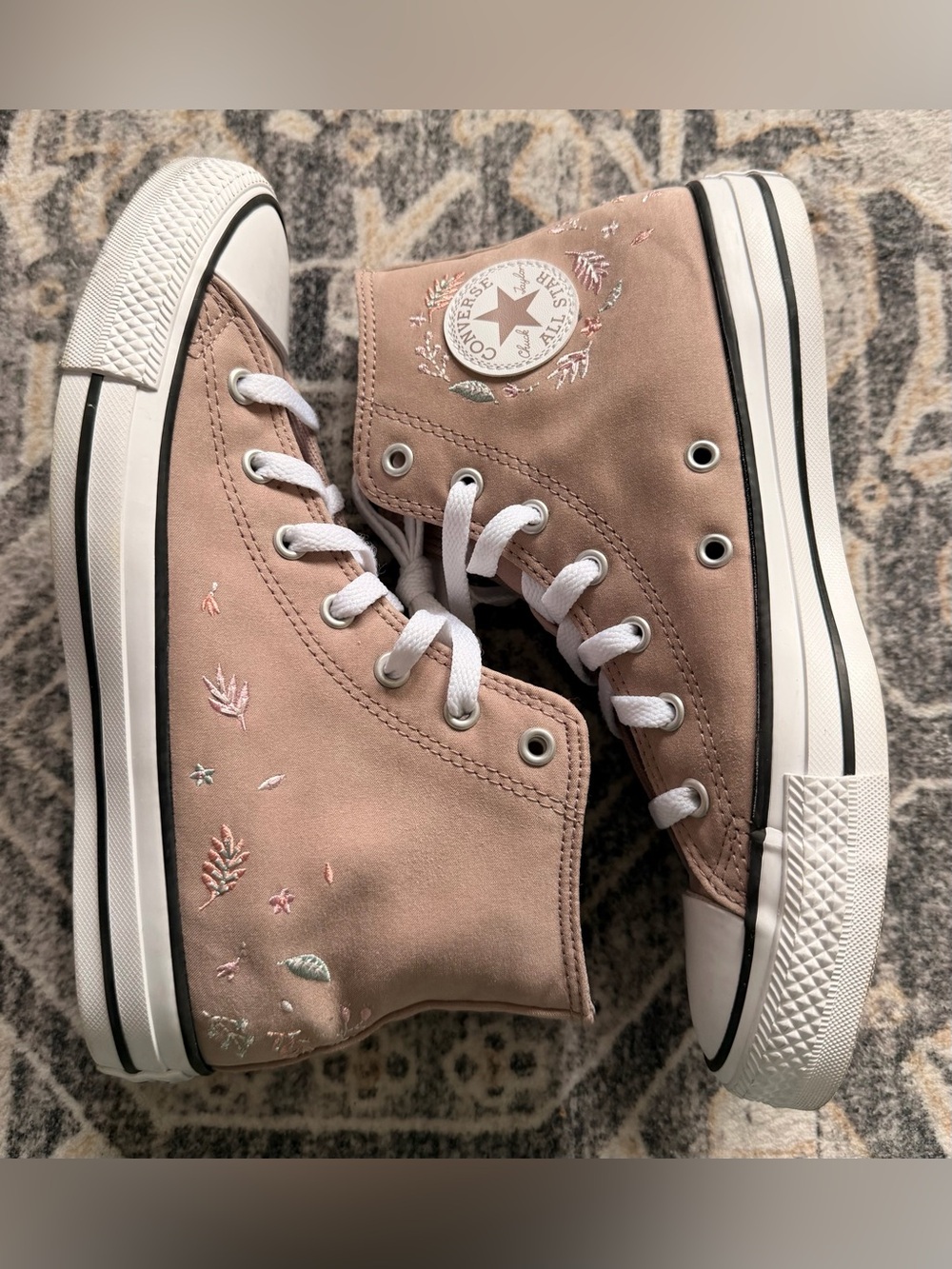 Converse Chuck Taylor Women’s/Big Kid’s All Star Fall Florals High Top Size 5.5